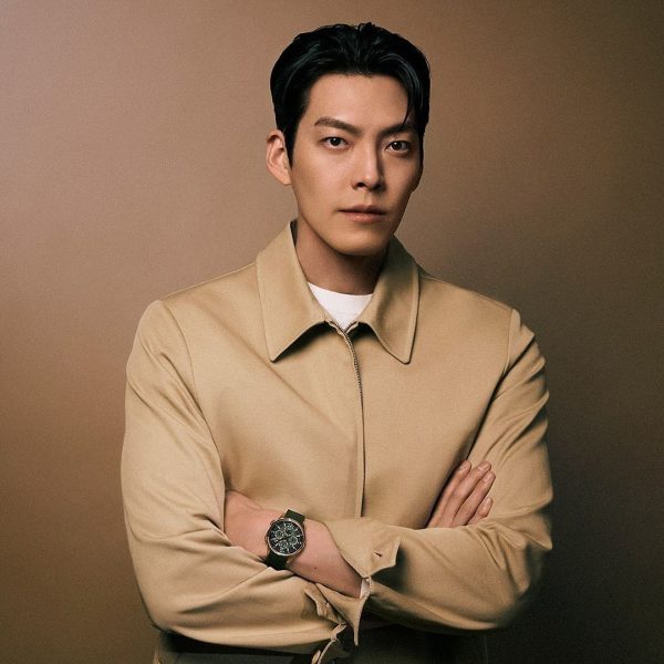 Classic and elegant. Kim Woo Bin is spotted wearing the latest Polaris collection in the new Jaeger LeCoultre video. @voguekoreaJaegerLeCoultre Polaris KimWooBin TheTimePlace 1 Classic and elegant. Kim Woo Bin is spotted wearing the latest Polaris collection in the new Jaeger LeCoultre video. @voguekoreaJaegerLeCoultre Polaris KimWooBin TheTimePlace 1